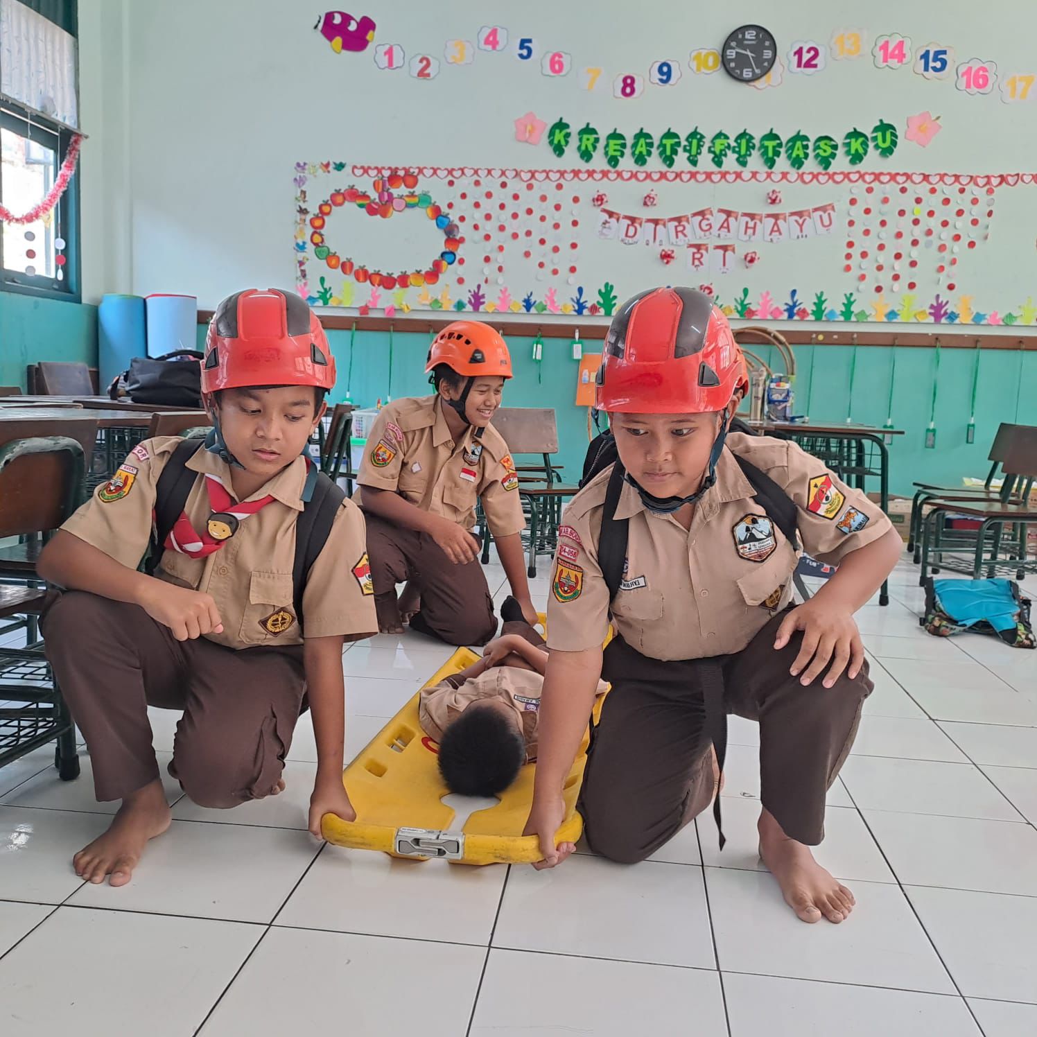Edukasi Pelajar di SDIT Ummul Quro, Basarnas Bogor Lakukan Mitigasi Bencana