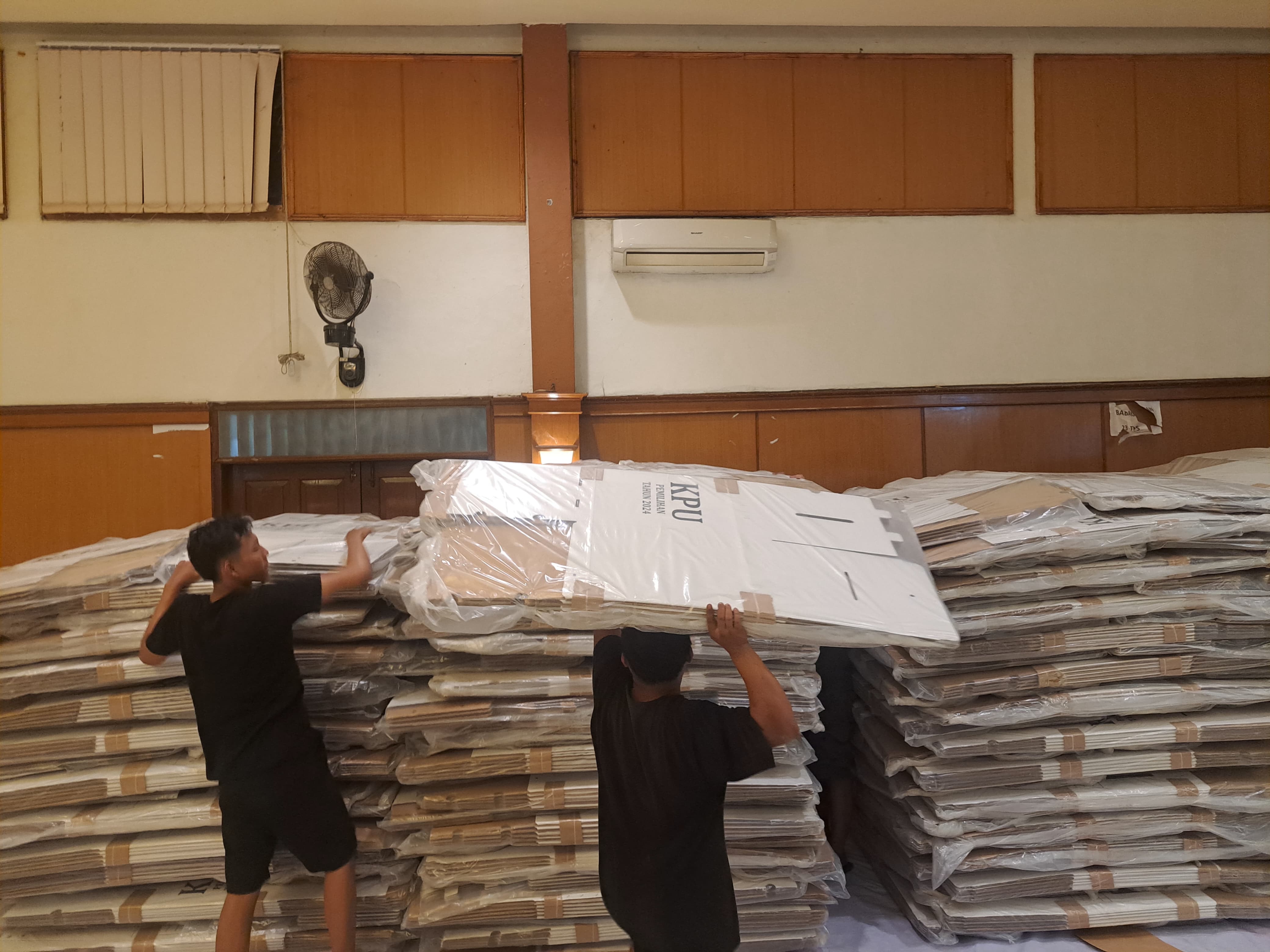 KPU Kota Bogor Terima 3072 Kotak Suara Pilwalkot dan Pilgub