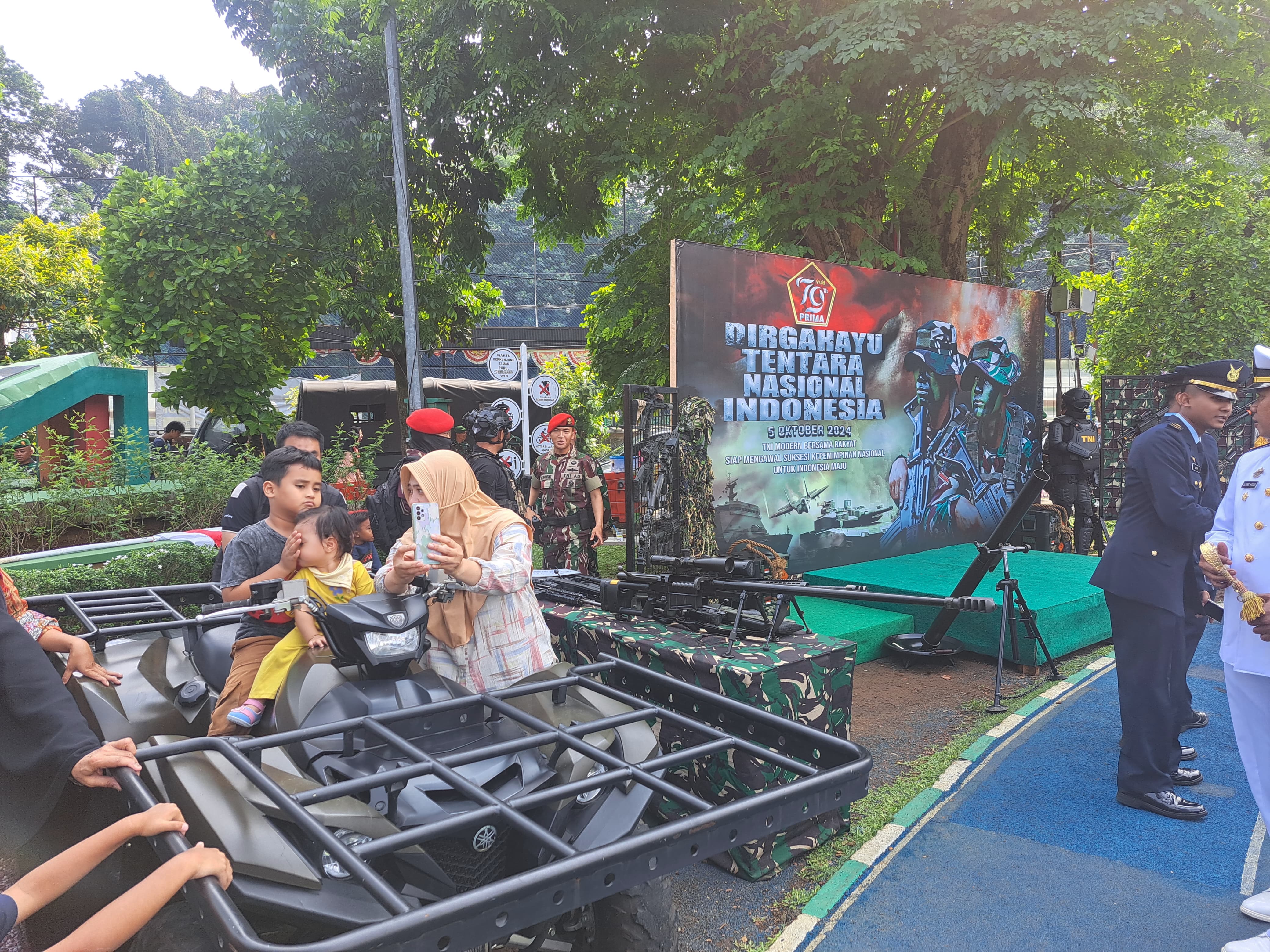 HUT TNI ke-79 Diperingati dengan Meriah di Kota Bogor, Sejumlah Alutsista Dipamerkan di Lapangan Sempur