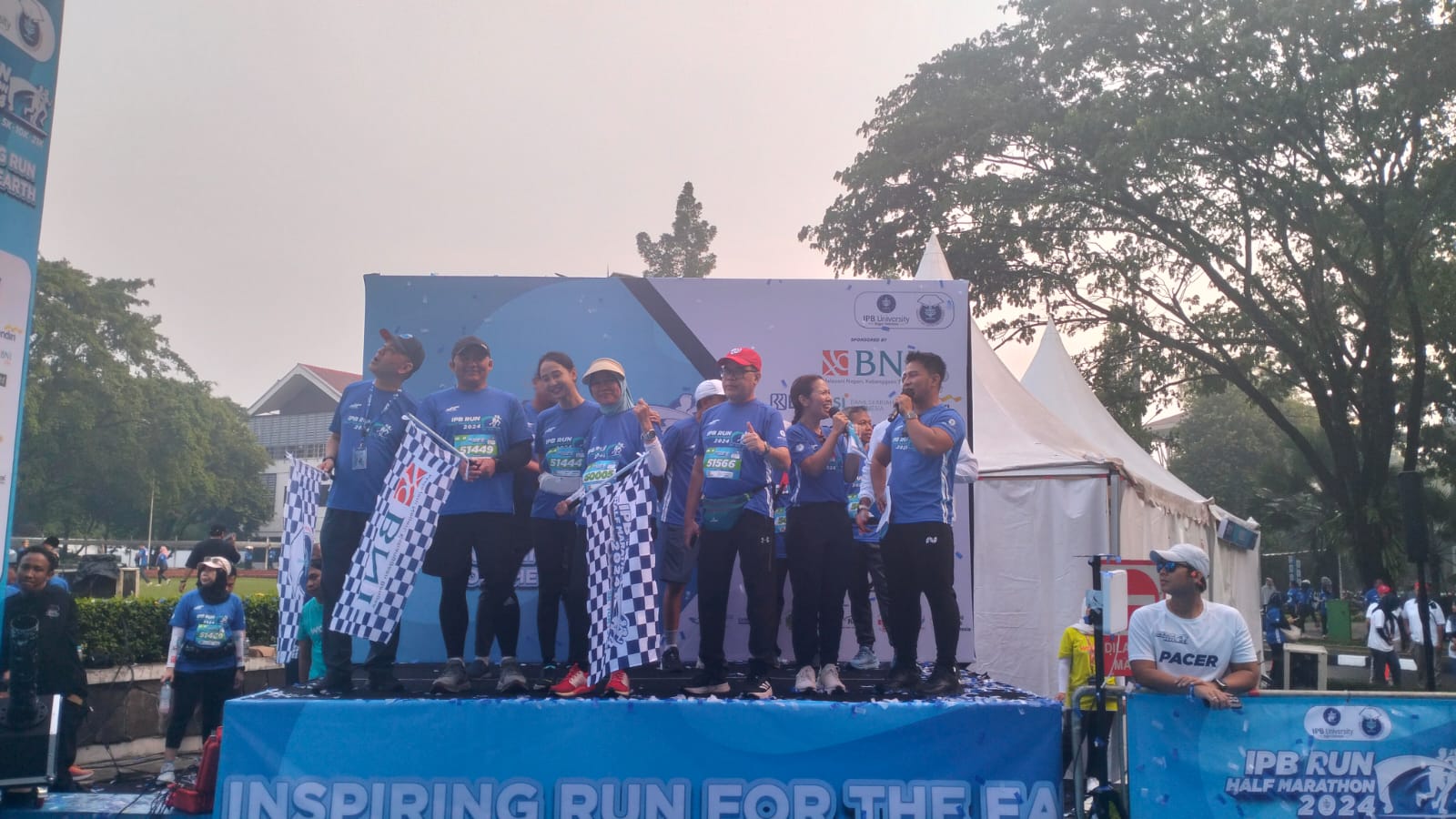 Himpunan Alumni (HA) IPB bersama IPB University menggelar IPB Run Half Marathon 2024, Minggu (6/10/2024) pagi.