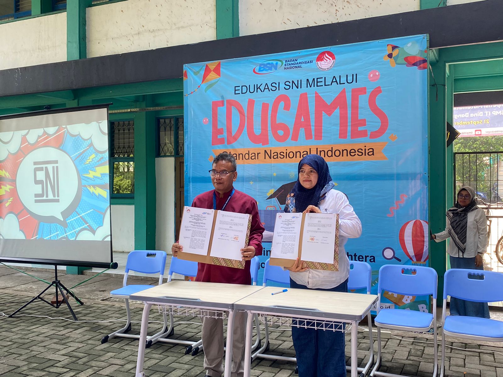 Lakukan MoU dengan BSN: Produk Ramah Lingkungan SMPIT BBS Bogor Didorong Memiliki SNI