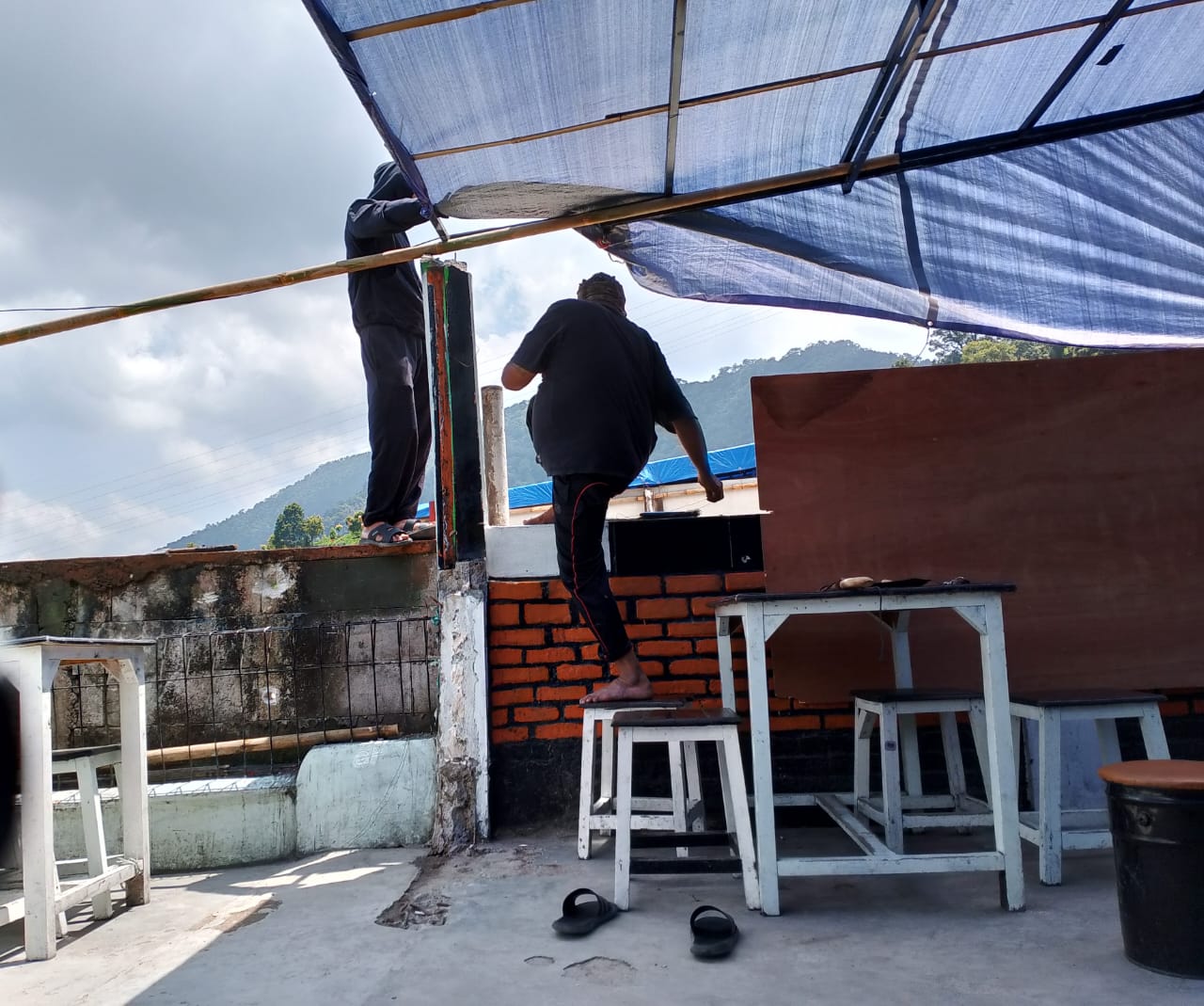 Pedagang Nekat Kembali Berjualan di Warpat Puncak Bogor