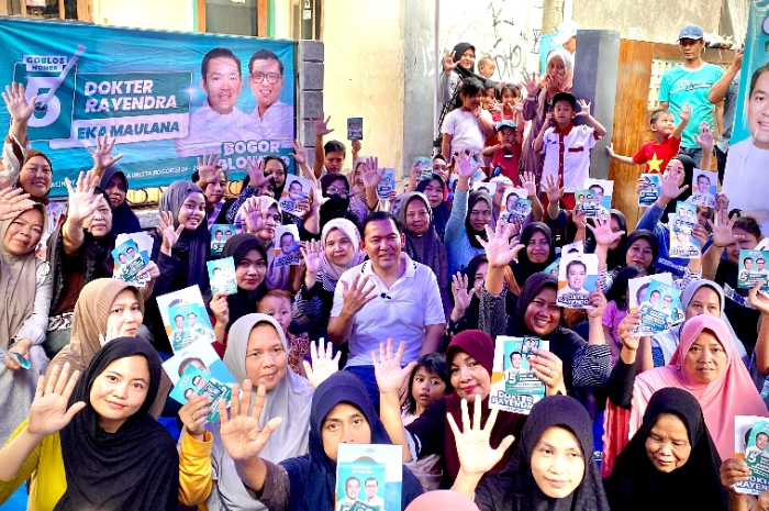 Dokter Rayendra saat kegiatan Ngariung Sehat di Kelurahan Pamoyanan Senin (7/10/2024).