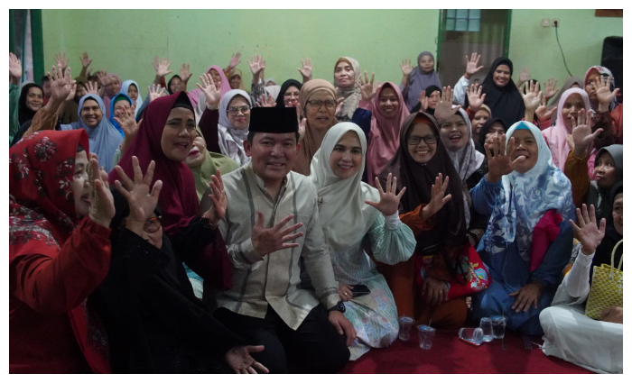 Dokter Rayendra dan istri menghadiri acara Haul dan Maulid Nabi Muhammad SAW di Tahur, Bogor Timur