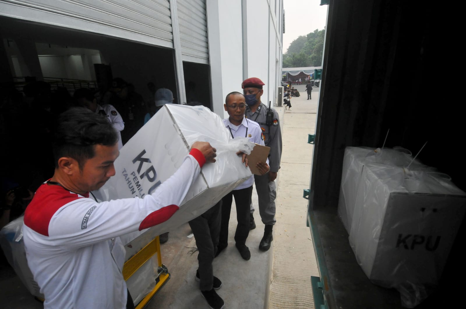 Logistik Pilkada 2024 Mulai Masuk Gudang KPU Kabupaten Bogor