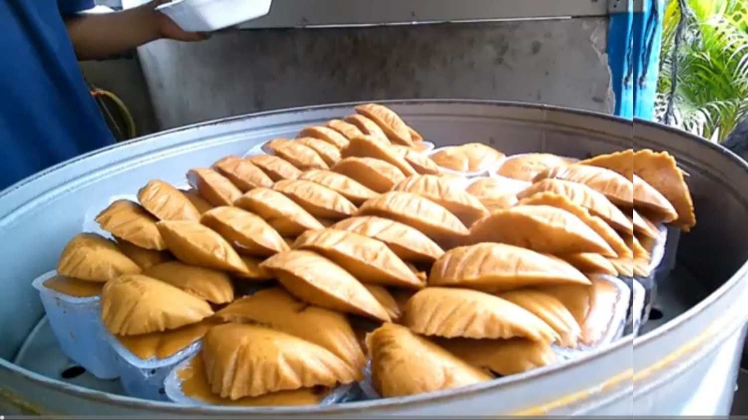 Kue Apang khas Makassar yang ada di Bogor