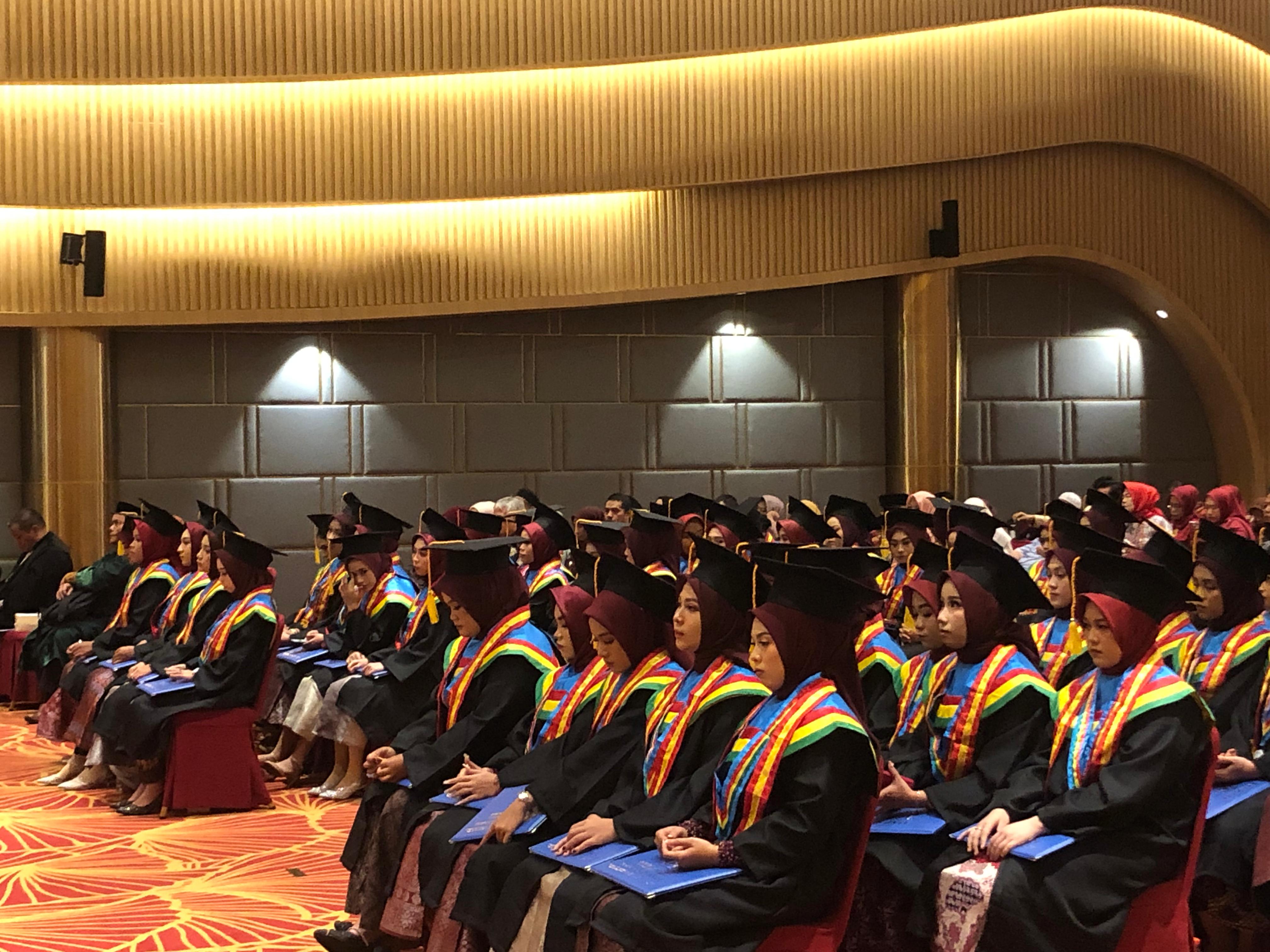 Prosesi sidang senat terbuka Akbid Prima Husada yang diikuti oleh 59 wisudawan