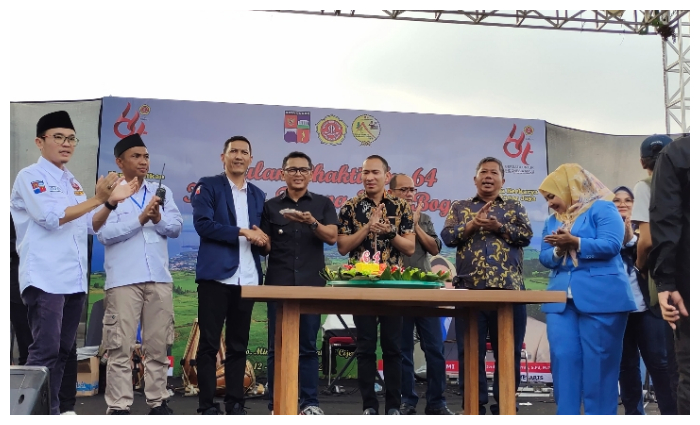 Karang Taruna Kota Bogor memperingati bulan bhakti ke-64 dengan menggelar kemah bhakti yang berlangsung  di wilayah Cijeruk.