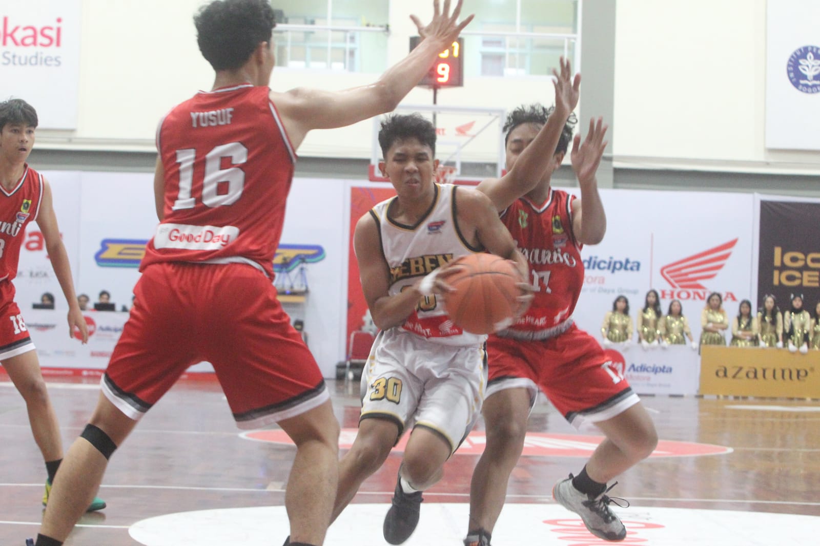 Tim Debutan SMAN 3 Cibinong Kandaskan SMAN 7 Kota Bogor di 16 Besar Honda DBL