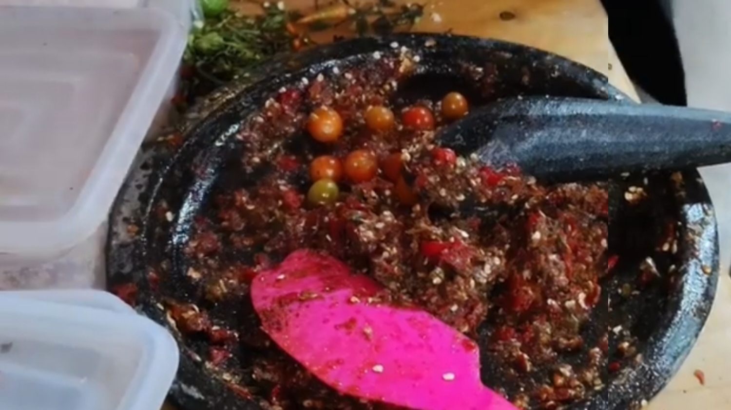Sambal Rampai dengan cita rasa autentik yang berada di Jalan Villa Bogor Indah, Kota Bogor, Jawa Barat.