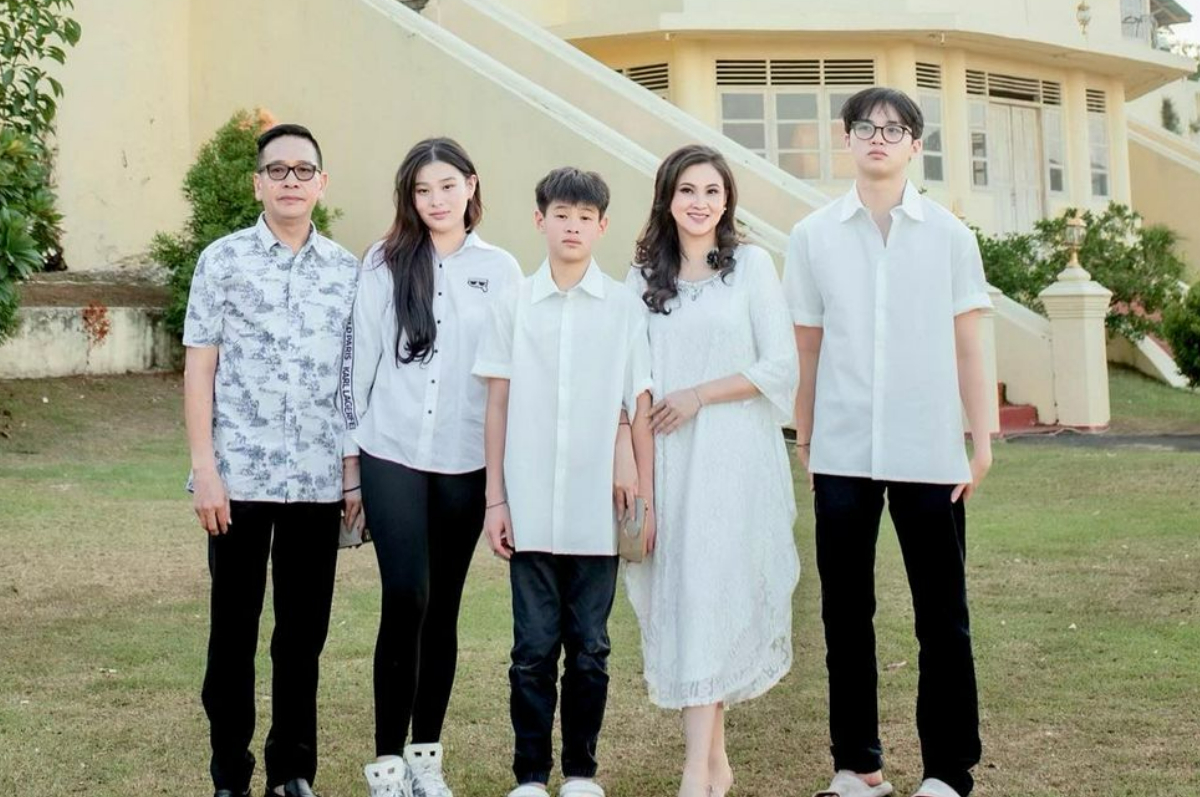 Keluarga Benny Laos.