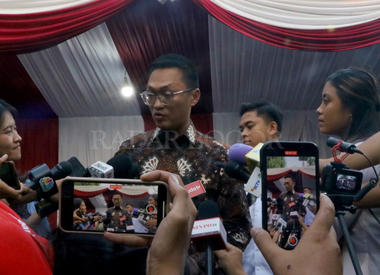 Calon Wakil Menteri, Aminuddin Ma&rsquo;ruf, beri keteran Pers usai ikuti pembekalan di Pendopo Garuda Yaksa, Hambalang, Kabupaten Bogor, dari Presiden terpilih, Prabowo Subianto.