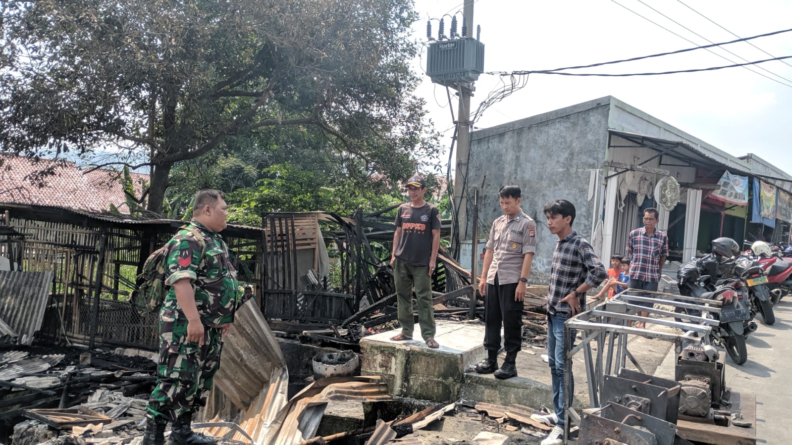 Kondisi kios di Pasar Jumat Tenjolaya Bogor yang terbakar Sabtu (19/10/2024).