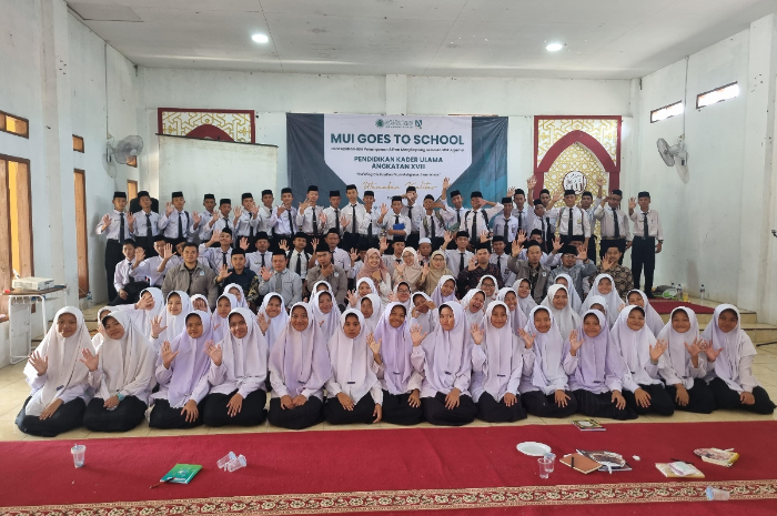 MUI Kabupaten Bogor usai selenggarakan program MUI Goes To School di MA Ar Rozakiyah