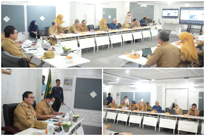 Pj Bupati Bogor Bachril Bakri saat memimpin rapat koordinasi pengendalian inflasi daerah tingkat Kabupaten Bogor di Ruang Rapat I Sekretariat Daerah Cibinong, Senin (21/10/2024).