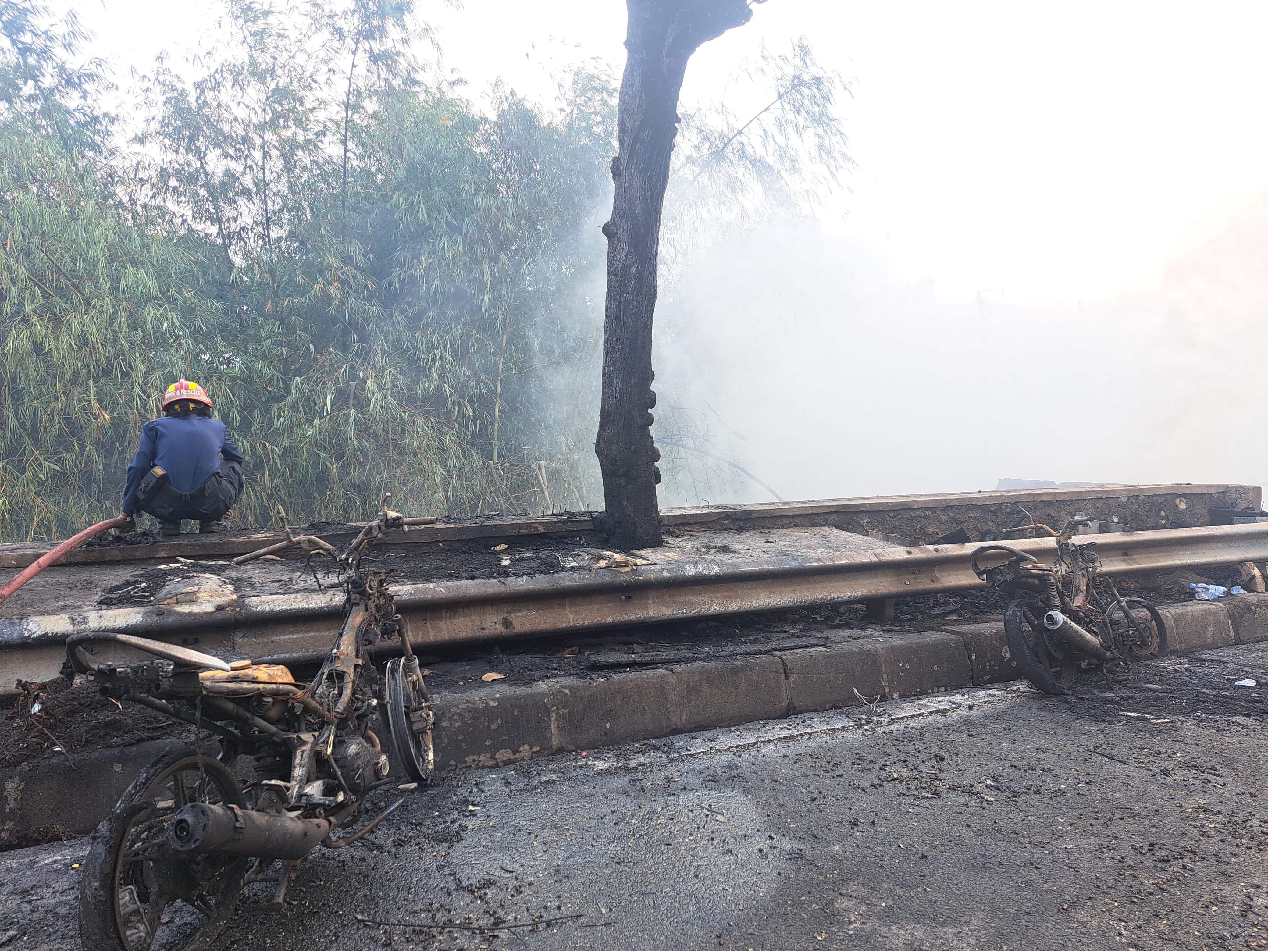 Kebakaran di Jalan Raya Tajur Bogor Hanguskan 10 Bangunan dan 2 Motor