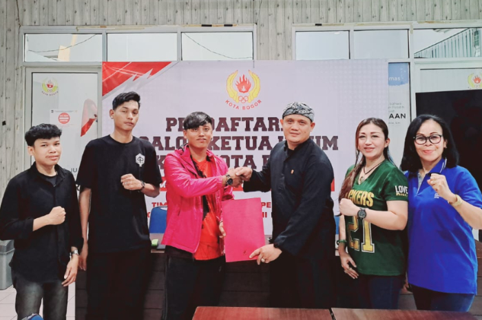 Ketua Peta KNPI Kota Bogor Beni Sitepu saat mendaftar diri sebagai Calon Ketua KONI Kota Bogor.