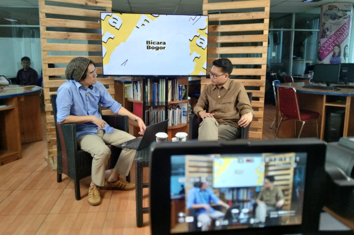 Anggota Tim Pemenangan Dokter Rayendra - Eka Maulana, Isya Yusrilyahya di Podcast Radar Bogor, Senin (28/10/2024).