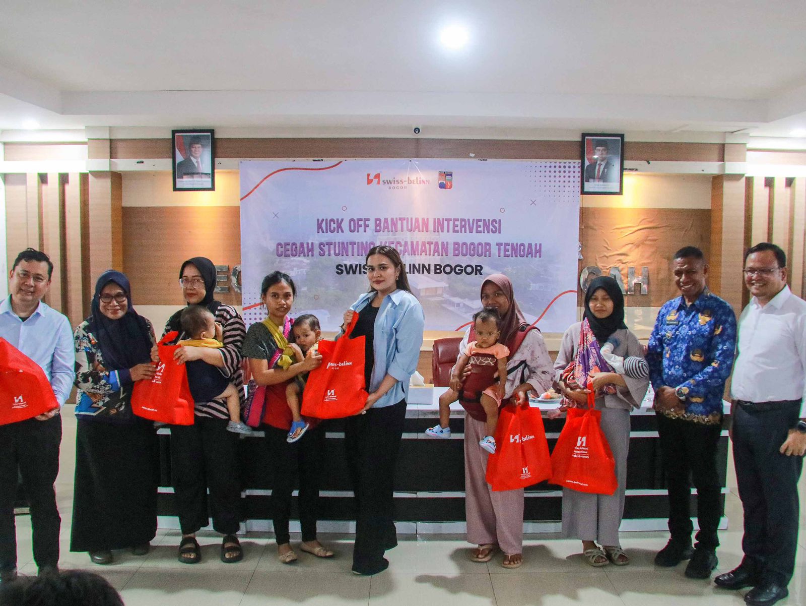 Hotel Swiss-Belinn Bogor ikut serta dalam upaya penurunan angka stunting. Mereka menjadi orang tua asuh bagi 24 anak di Kecamatan Bogor Tengah, Kota Bogor.