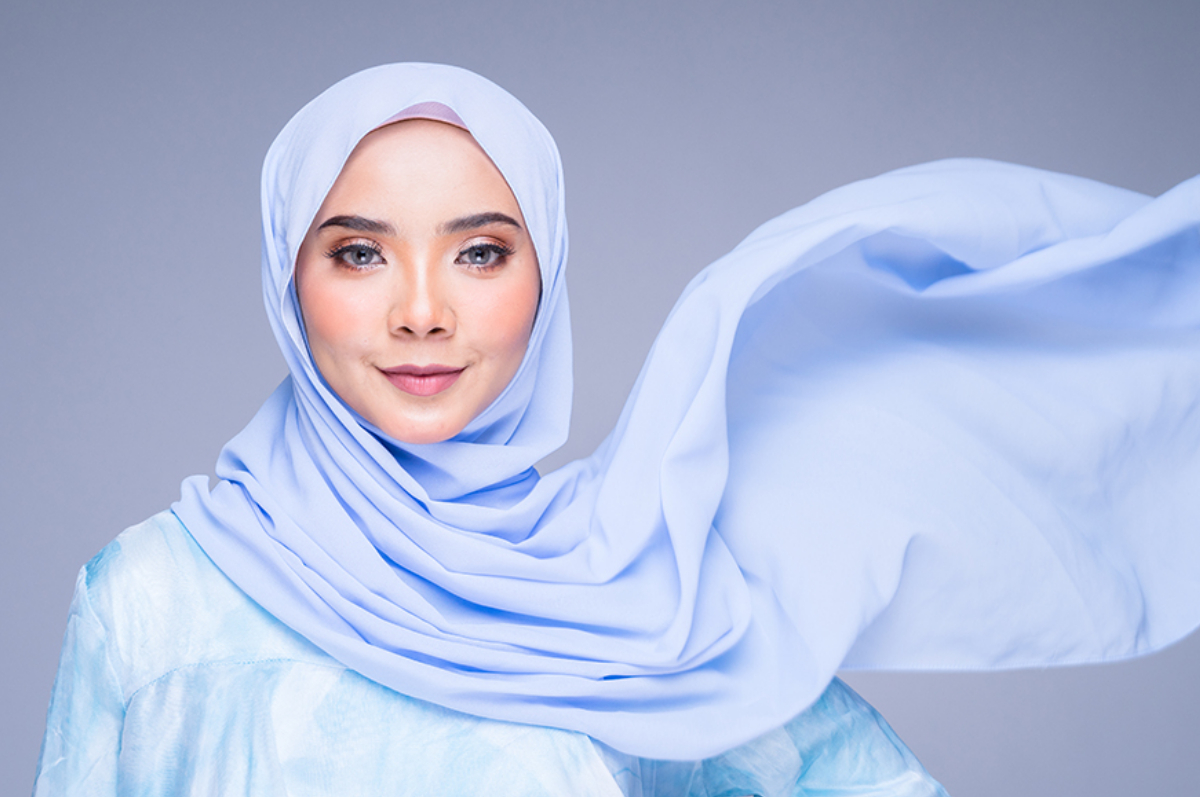 Tips kesehatan rambut untuk muslimah berhijab.