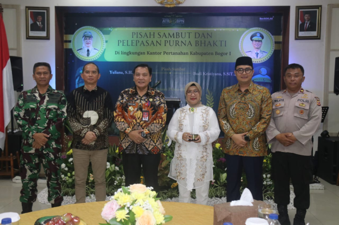 Acara pisah sambut dan purna tugas pegawai Kantor Pertanahan Kabupaten Bogor I di Aula Reforma Agraria, Cibinong Jumat (1/11/2024).