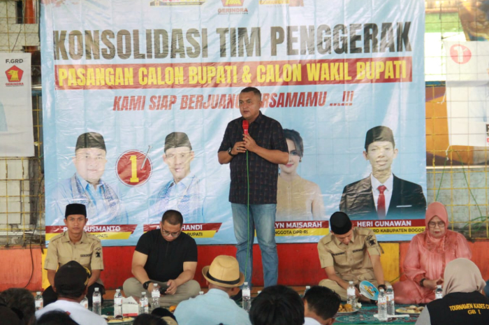 Calon Bupati Bogor, Rudy Susmanto saat menghadiri Konsolidasi Tim Penggerak Berguna di Ciampea, Kabupaten Bogor.