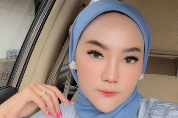 Selebgram Siti Septi Ariyanti atau yang dikenal dengan nama Arie Rieyanthie.