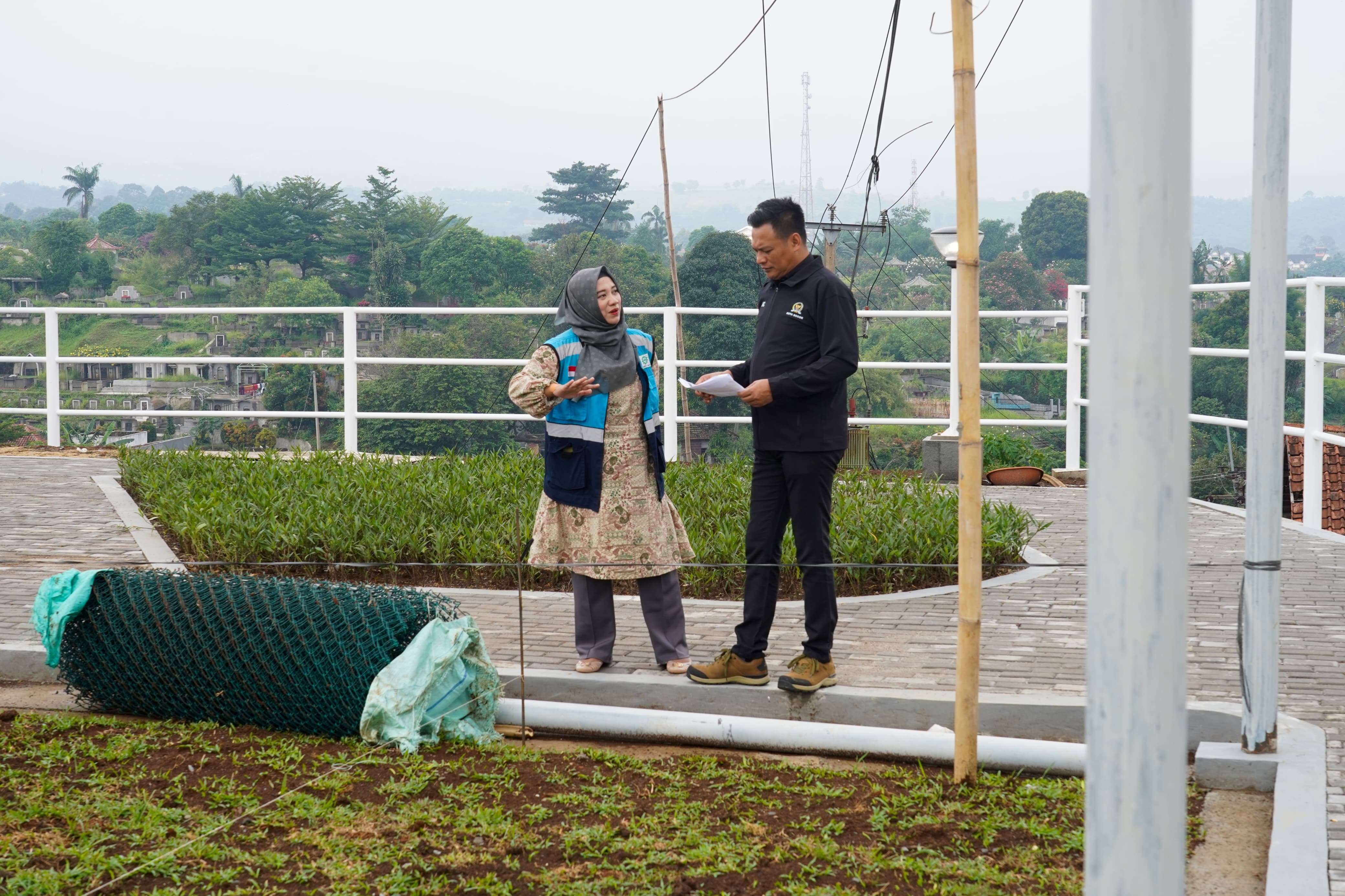 Komisi III DPRD Kota Bogor lakukan inspeksi mendadak (sidak) pada proyek pembangunan Taman Lapangan Genteng di Kecamatan Bogor Selatan pada Rabu (6/11/2024).