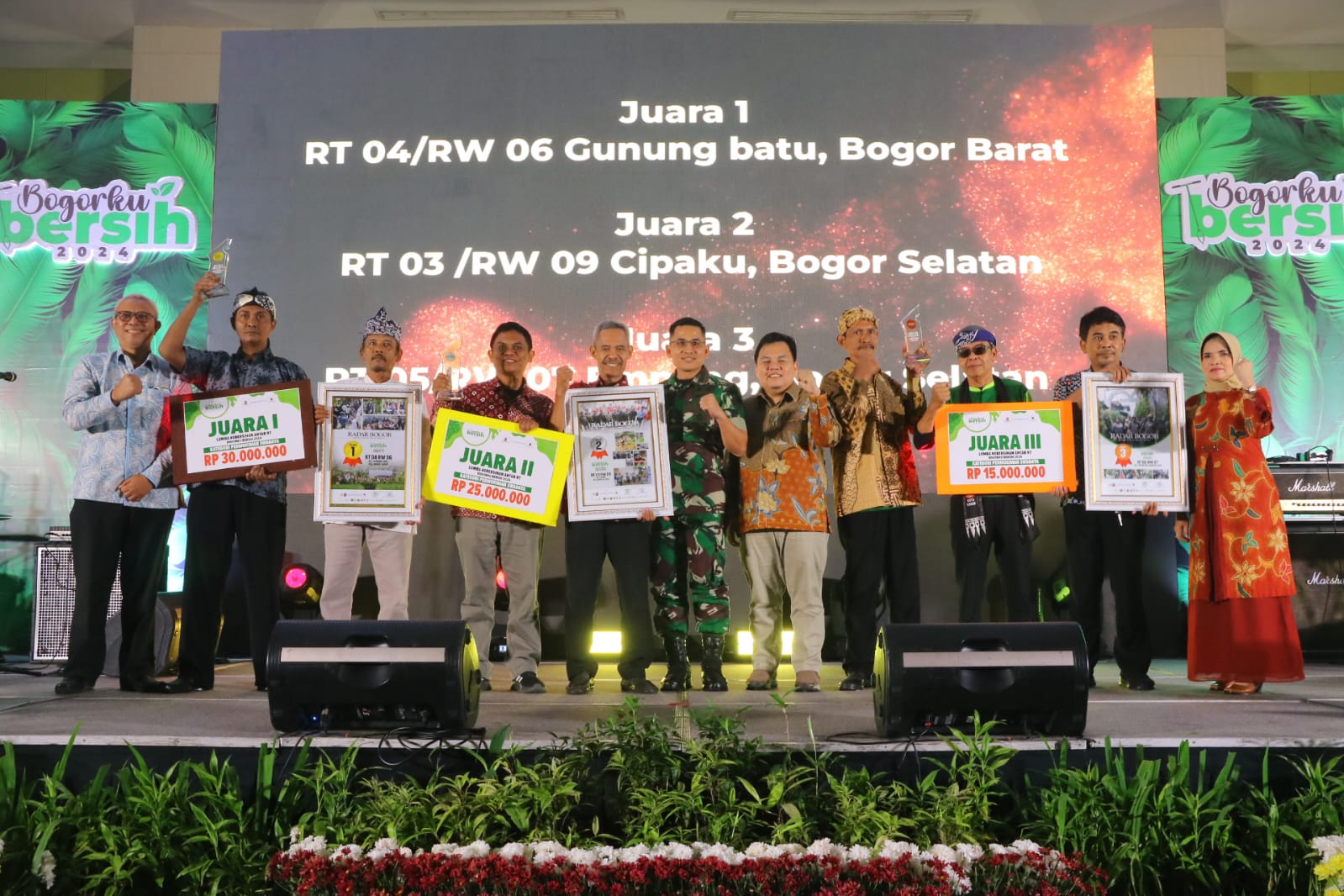 Warga RT 04/06 Gunung Batu, Bogor Barat berhasil meraih juara I lomba Bogorku Bersih kategori Permukiman Swadaya.