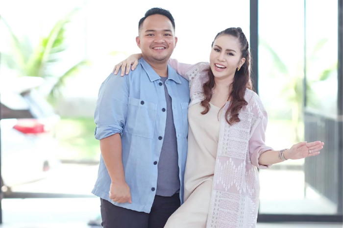 Momo Geisha, bersama sang suami Nicola Reza Samudra