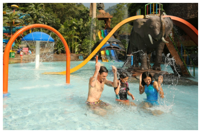 Safari Water Park, yang berlokasi di Taman Safari Bogor.