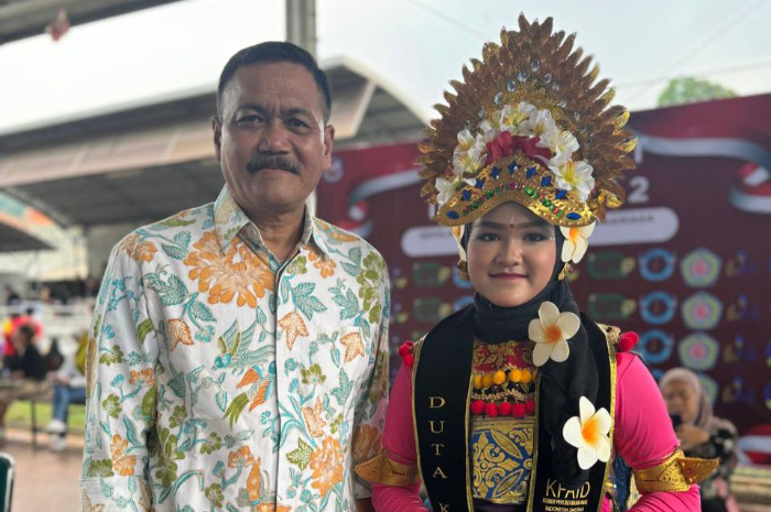 Duta Inspiratif Seni Budaya KPAID Kota Bogor, Winola Diva Azka Purnama (kanan).