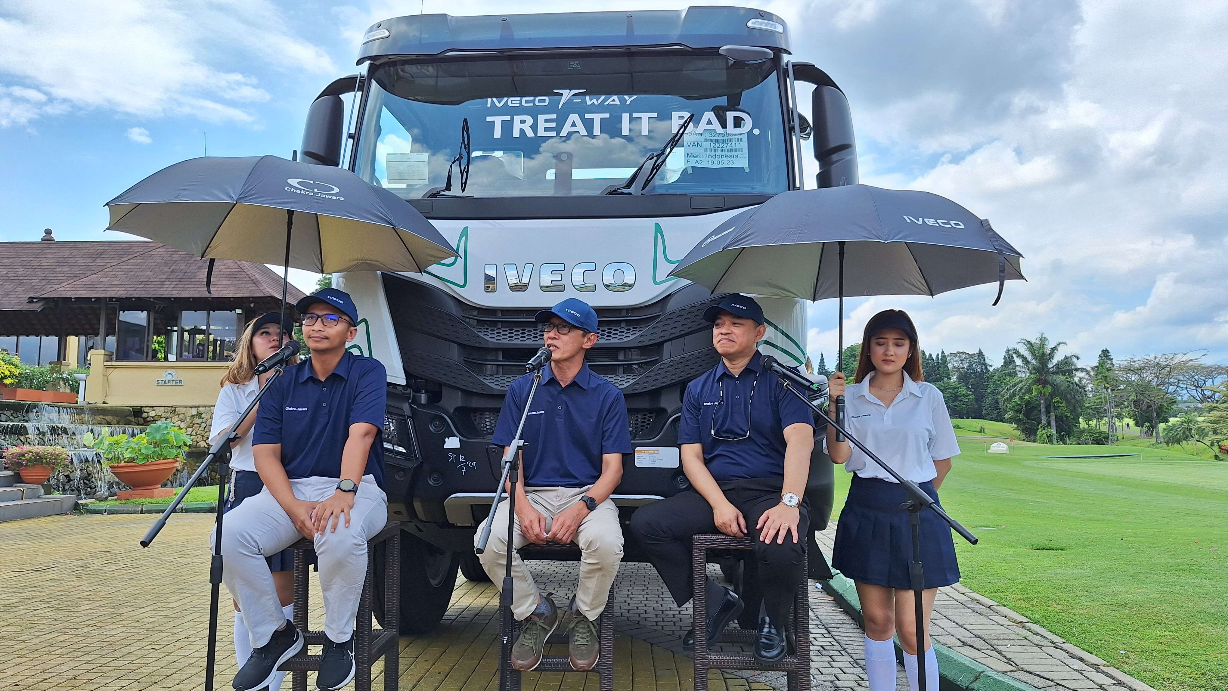 IVECO dan Chakra Jawara meluncurkan kembali IVECO T-WAY.