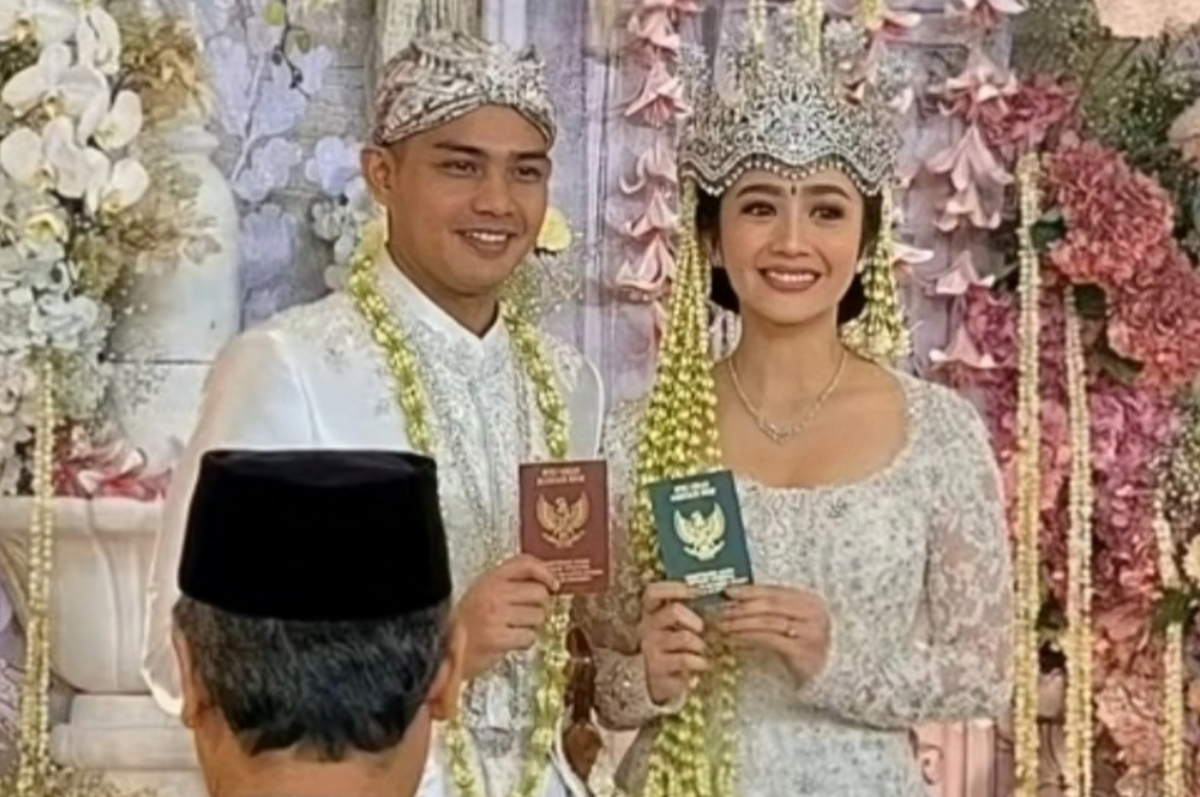 Febby Rastanty dan Drajad Djumantara menikah.