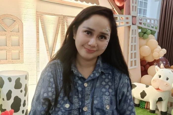 Selebritis Denise Chariesta merayakan ulah tahun anak semata wayangnya.