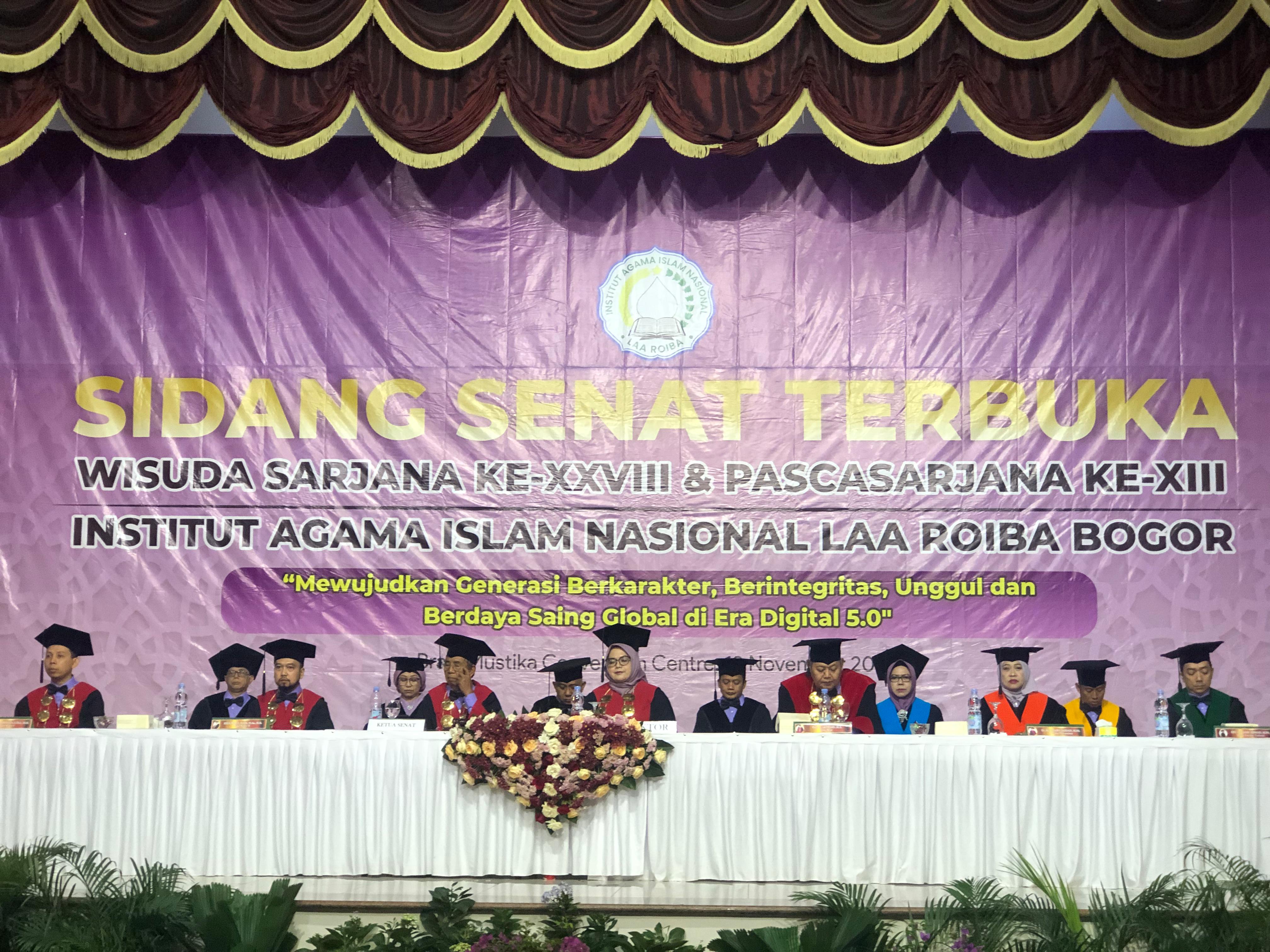 Institut Agama Islam Nasional (IAIN) Laa Roiba menghelat Sidang Senat Terbuka Wisuda program sarjana dan pasca sarjana pada, Rabu (13/11/2024) di Gedung Brajamustika, Kota Bogor.