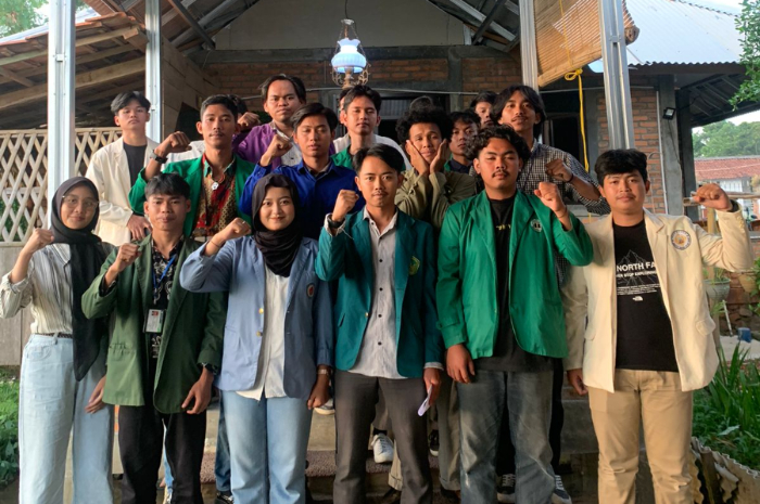 Forum Mahasiswa Bogor mendesak pemerintah untuk segera menobatkan KH Sholeh Iskandar sebagai Pahlawan Nasional