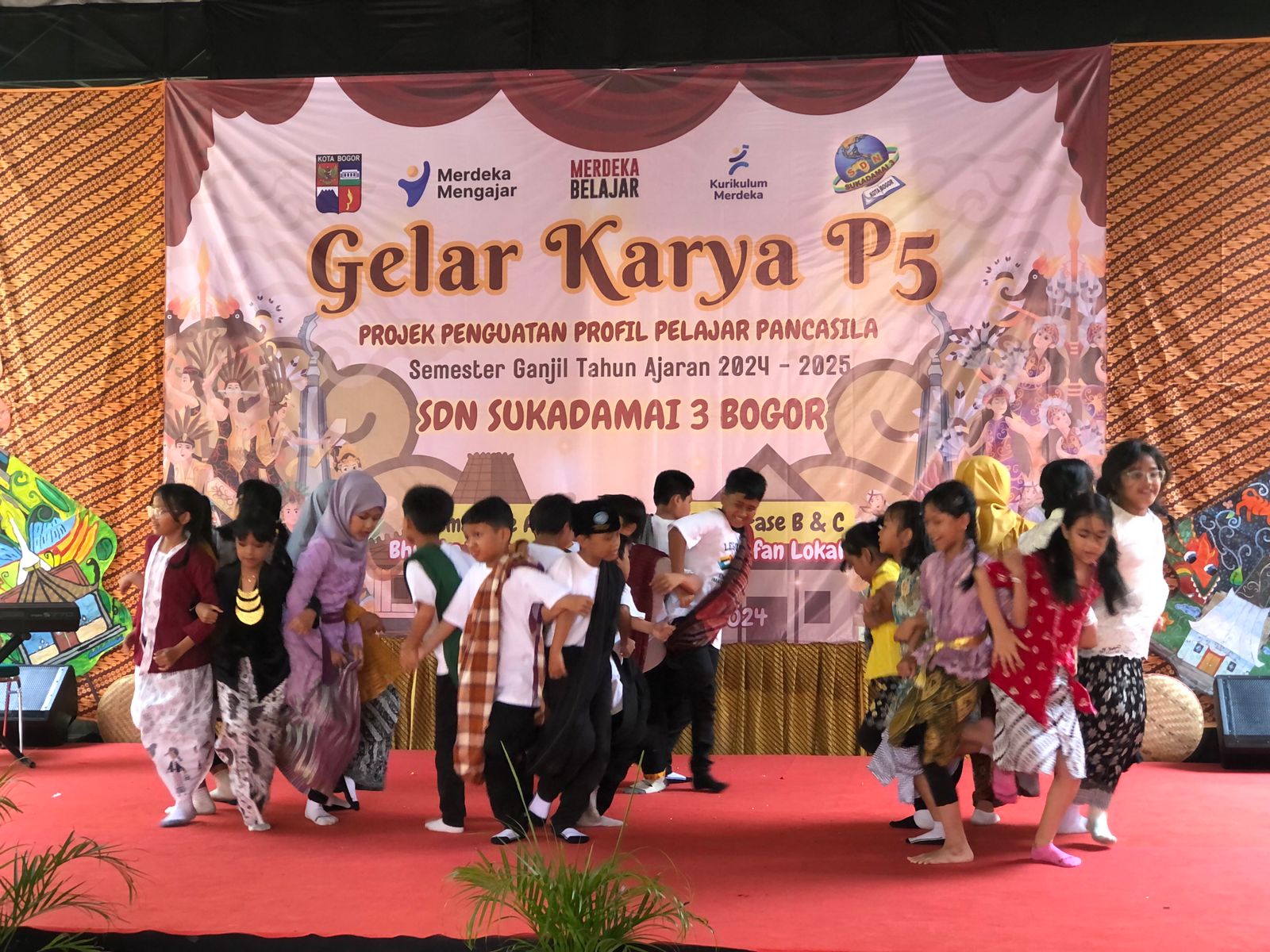 Potret saat sejumlah siswa SDN Sukadamai 3 saat mengikuti program Gelar Karya P5