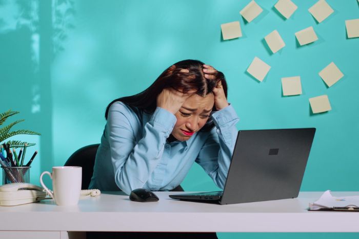 Ilustrasi stress karena beban pekerjaan.