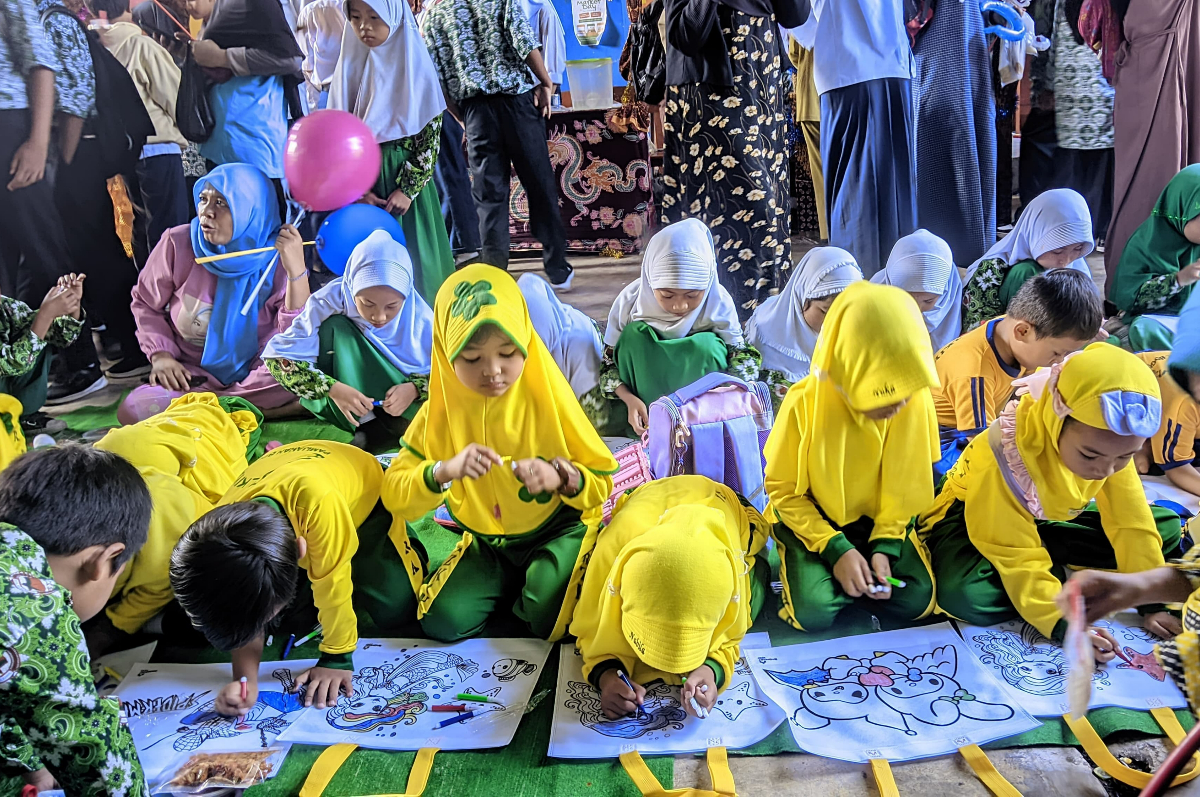 SMP Adziya gelar Market Day.