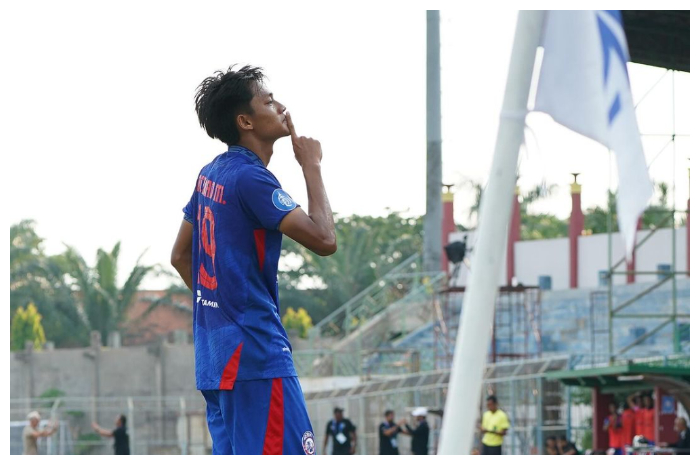 Kemenangan Arema FC Vs Madura United dengan skor 4-2 Achmad Syarif Maulana menjadi sorotan publik.