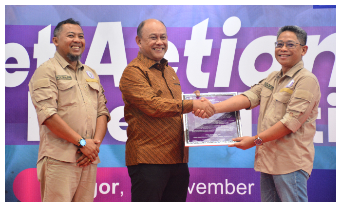 IKA FKH IPB sampaikan empat rekomendasi kepada Kepala BGN Prof Dadan Hindayana (tengah).