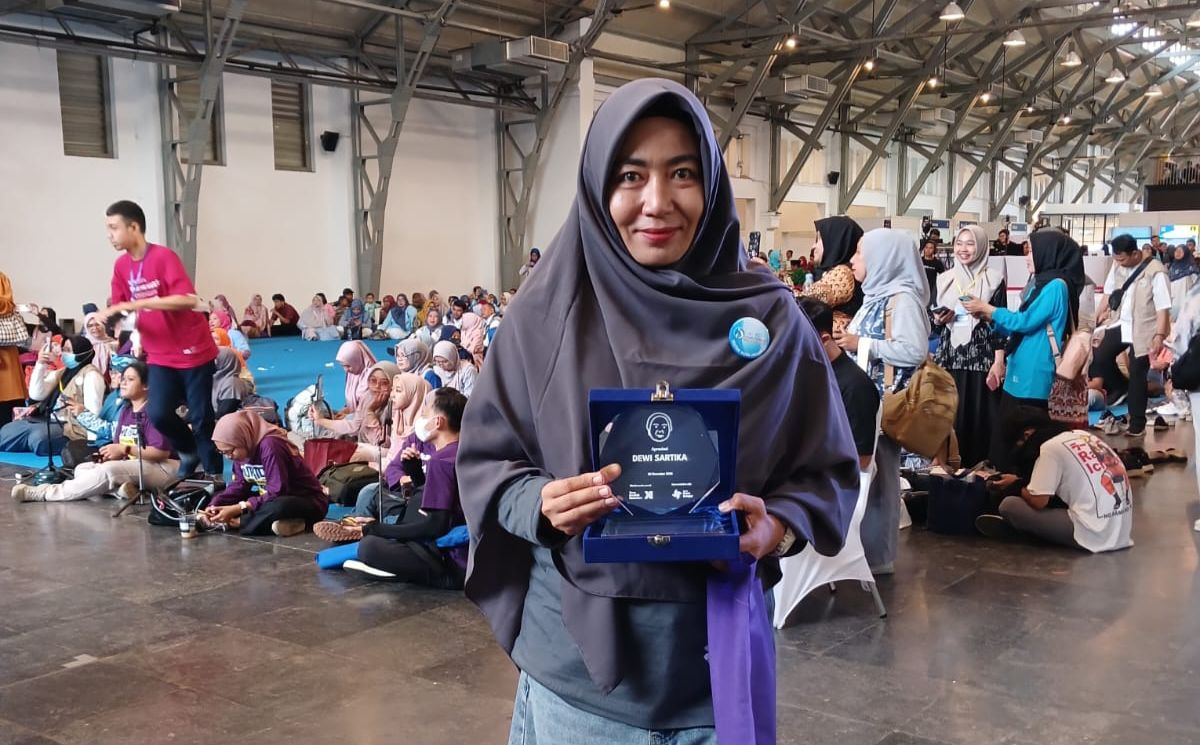 Guru MTK asal Kota Bogor, Siti Amalia yang berhasil mendapatkan penghargaan Dewi Sartika Award 2024.