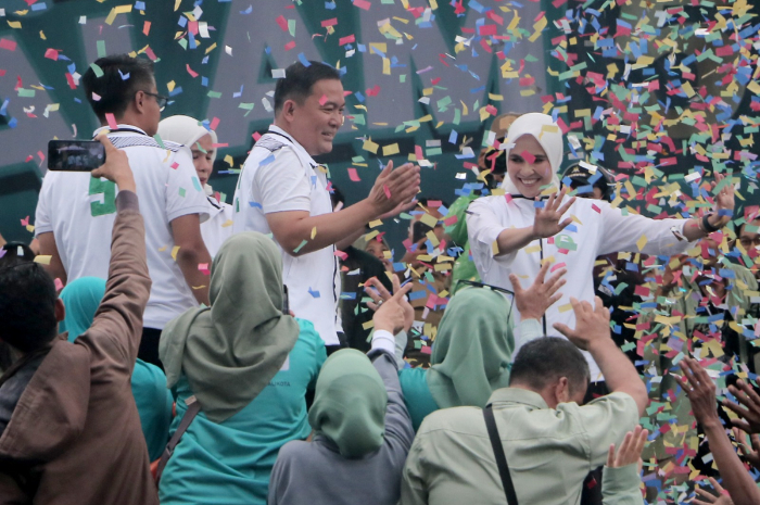 Dokter Rayendra dan Eka Maulana menggelar Festival Salam 5 Jari sebagai puncak kampanye&nbsp;di Lapangan Marzoeki Mahdi, Kota Bogor.