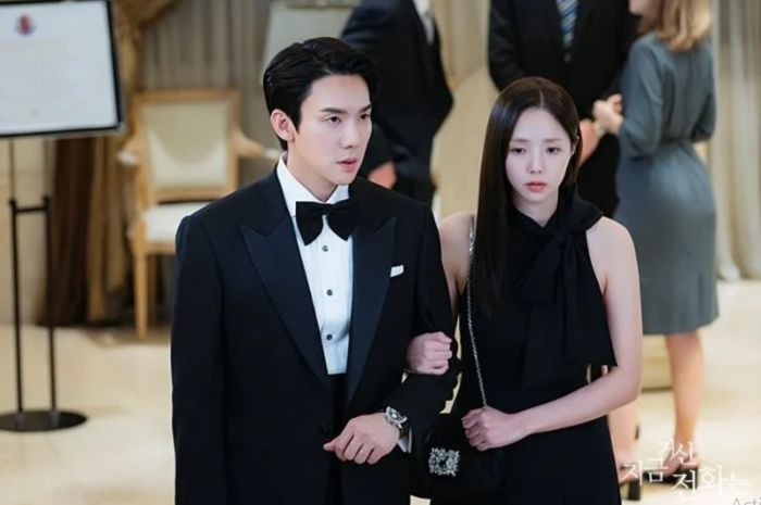 Yoo Yeon-Seok dan Chae Soo-Bin yang menjadi pemeran utama drakor terbaru When the Phone Rings.