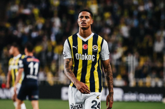 Jayden Oosterwolde pemain Fenerbahce.