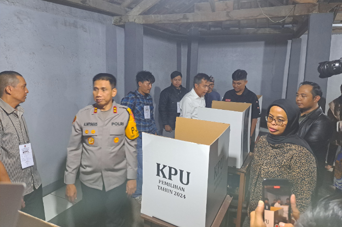 Kunjungan Pj Gubernur, Kapoldan hingga Ketua KPU Jawa Barat ke KPU dan TPS di Kota Bogor.