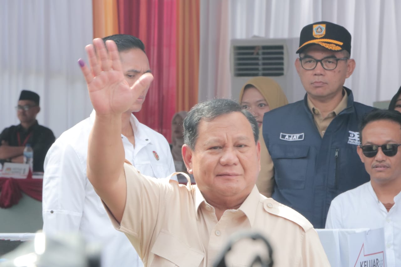 Presiden Prabowo Subianto usai gunakan hak pilihnya di TPS 08, Babakan Madang, Kabupaten Bogor, Jawa Barat. Rabu (27/11/2024).