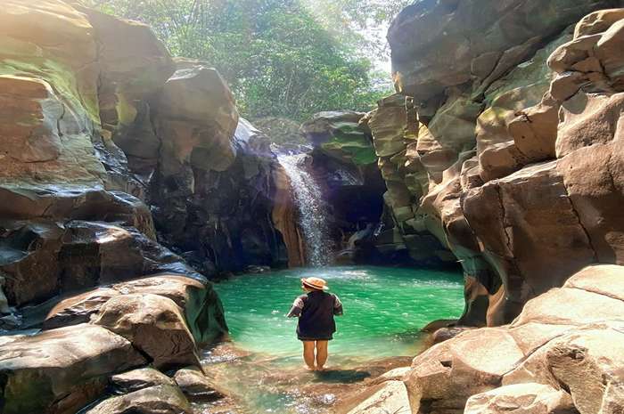 Curug Cikuluwung salah satu destinasi wisata di Kabupaten Bogor.