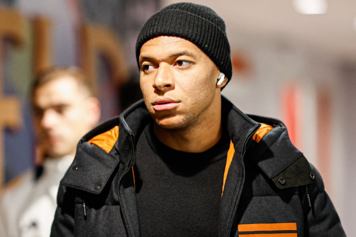 Kylian Mbappe dirawat di rumah sakit di Amerika Serikat sehingga tak bisa memperkuat Real Madrid.